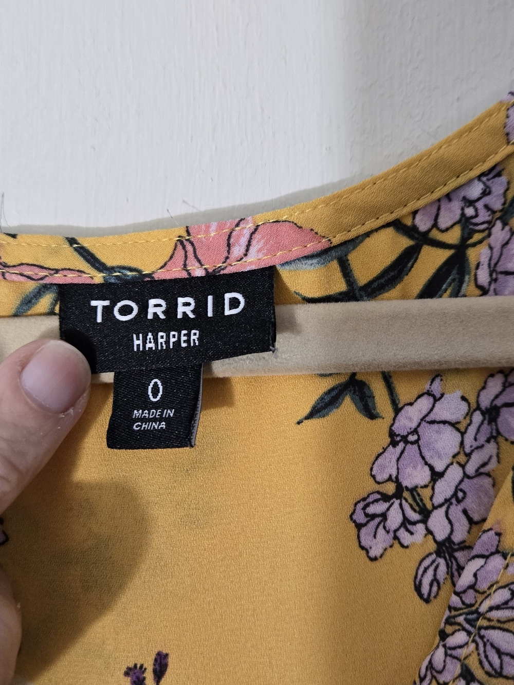 torrid Yellow Floral V-Neck Short Sleeve Blouse - Picture 5 of 7